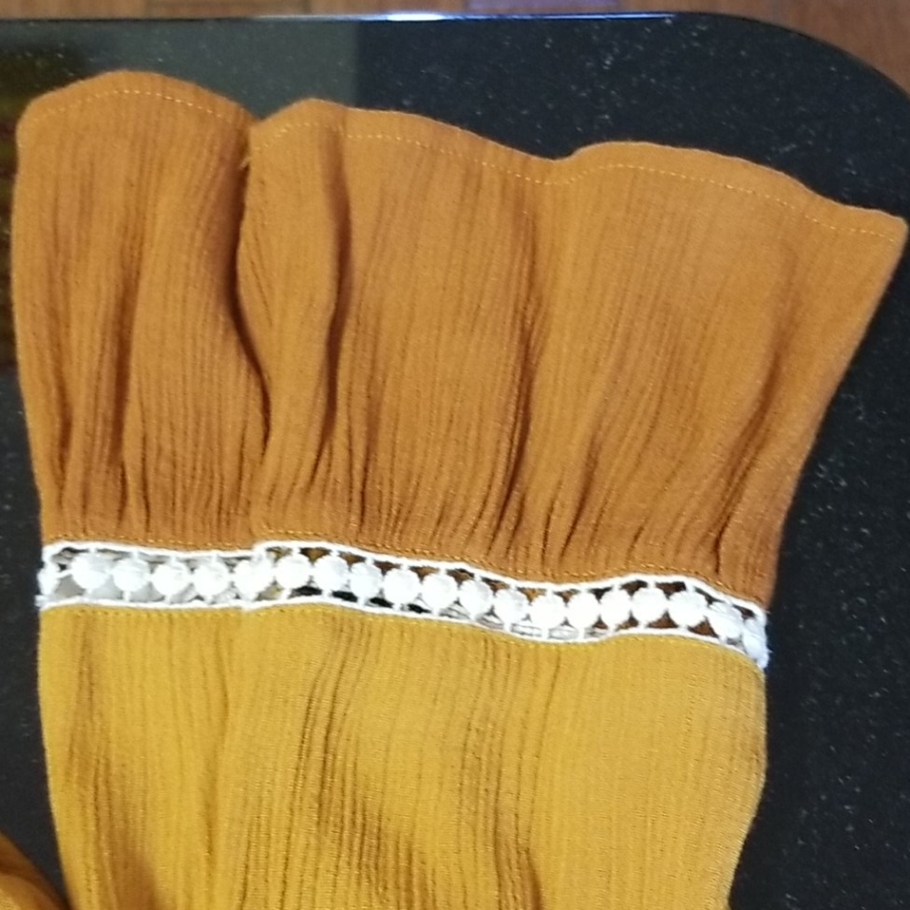 NWOT Signature Studio Top - Picture 8 of 10